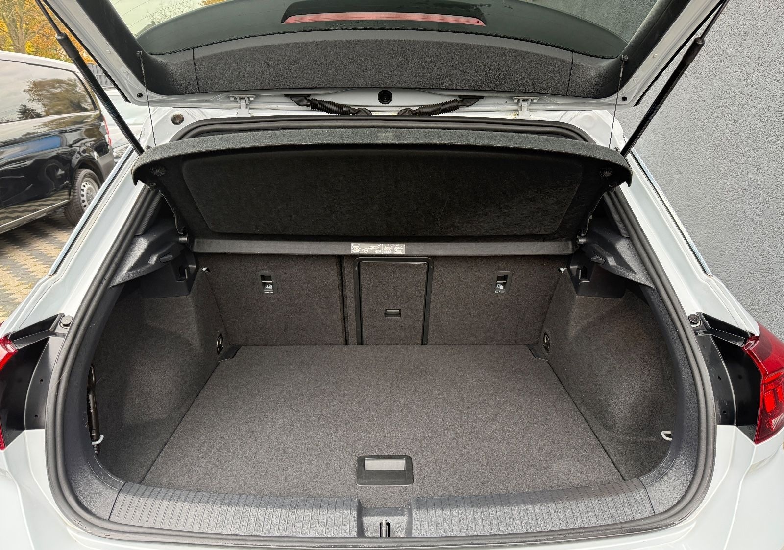 Volkswagen T-Roc Sport 4M R Line Pano-Dach Alcantara Ahk foto 10