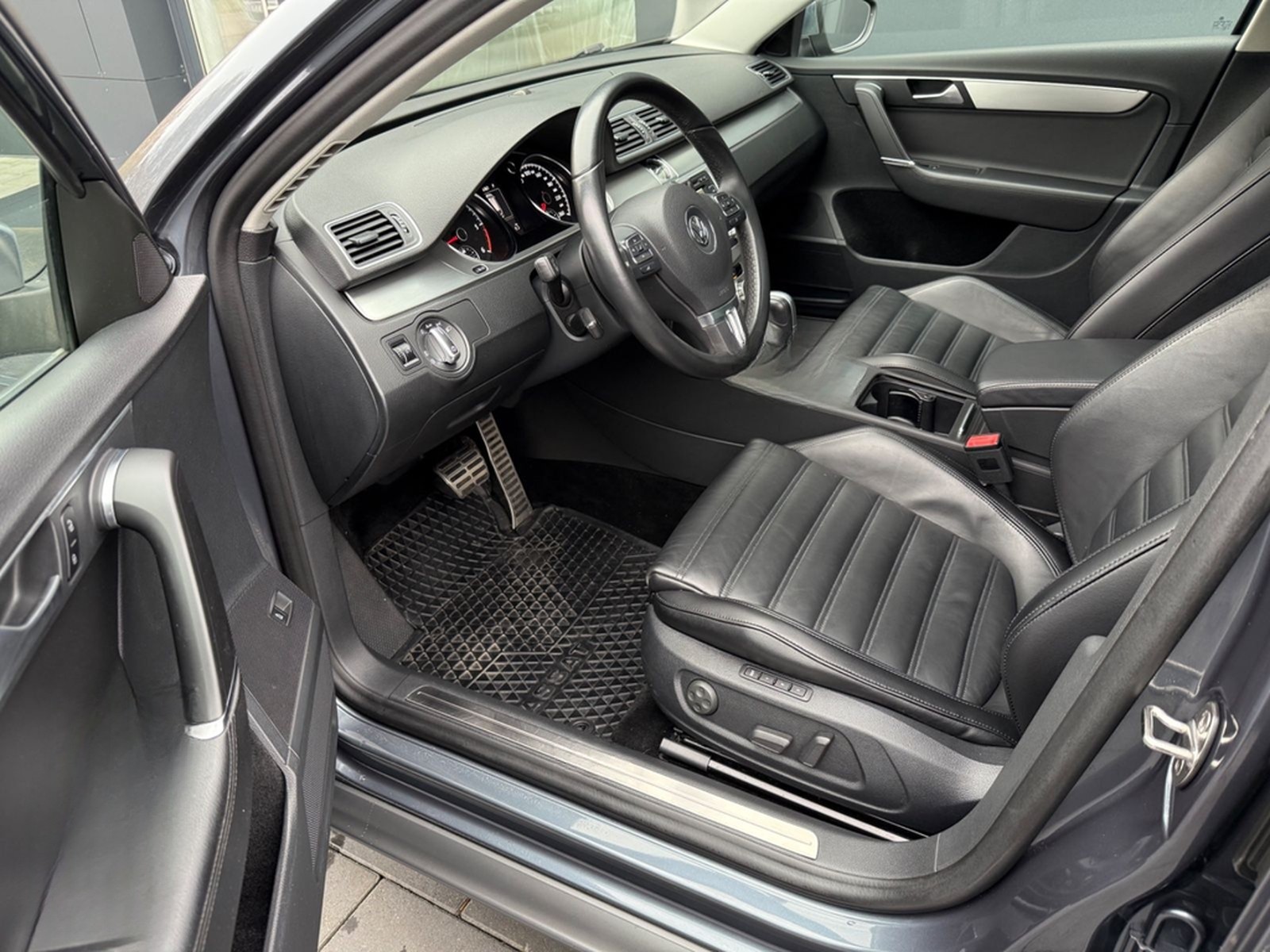 Volkswagen Passat Alltrack Variant  BMT 4Motion Voll foto 8