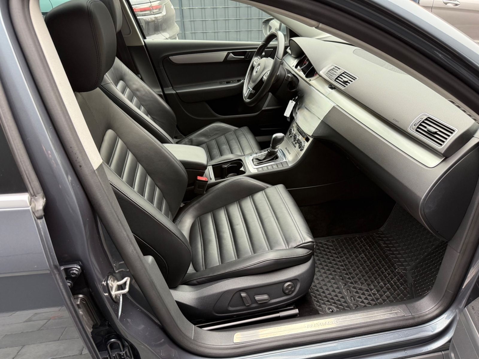 Volkswagen Passat Alltrack Variant  BMT 4Motion Voll foto 9