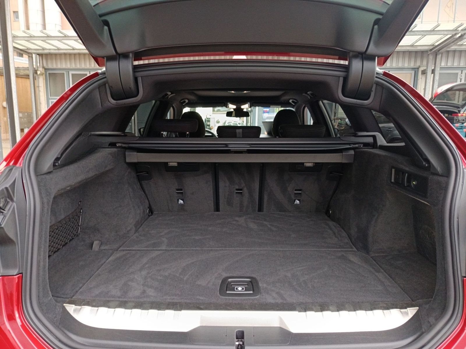 BMW 330e touring+M SPORTPAKET+19"ALU+AHK+LCI/FACELIF foto 13