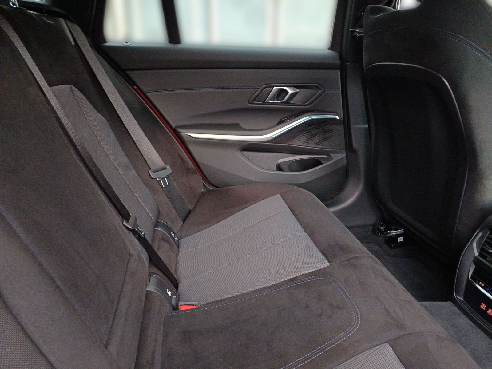 BMW 330e touring+M SPORTPAKET+19"ALU+AHK+LCI/FACELIF foto 21