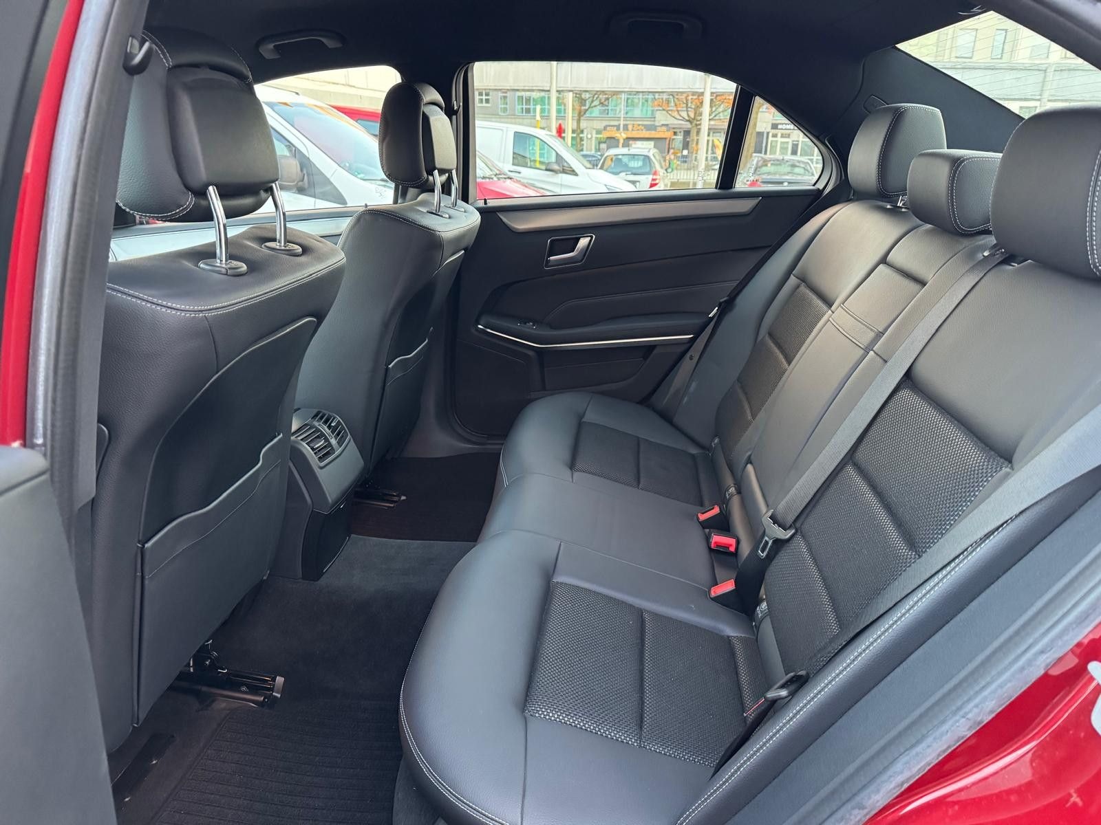 Mercedes-Benz E 250 CGI BlueEfficiency Avantgarde foto 15