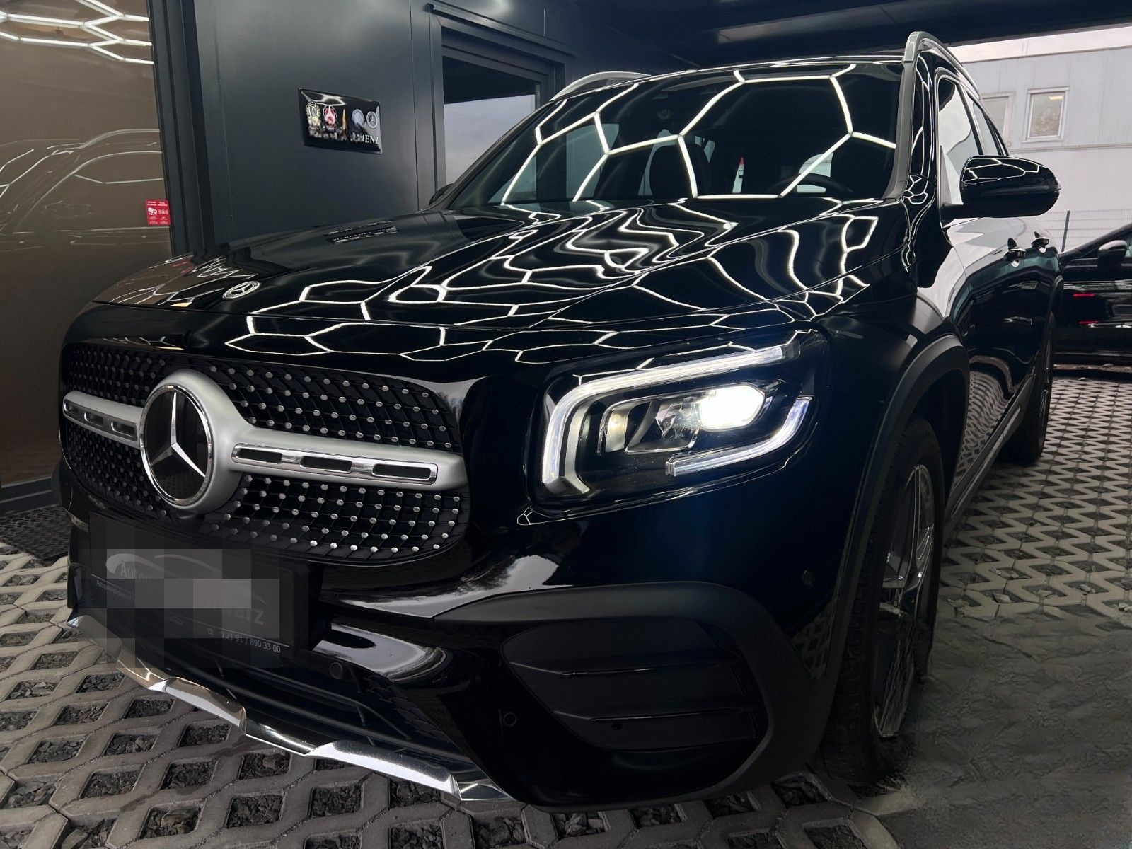 Mercedes-Benz GLB 200d 8G AMG-LINE DIST+TOTW AUGR+KAM SHZ AMBT foto 3