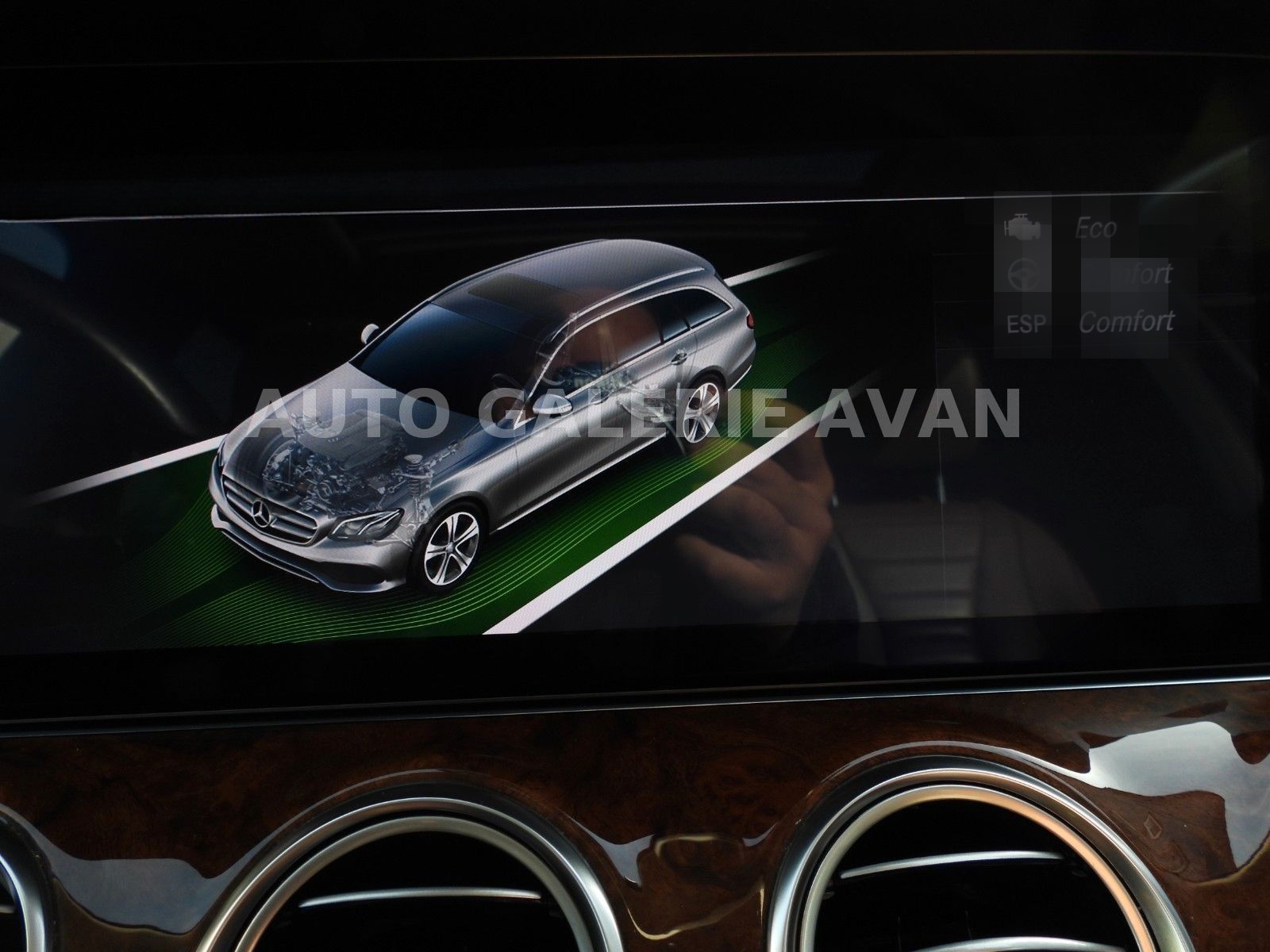 Mercedes-Benz E 220 D T AMG LINE/WIDESCREEN/MULTI/MEMORY/360°/ foto 24
