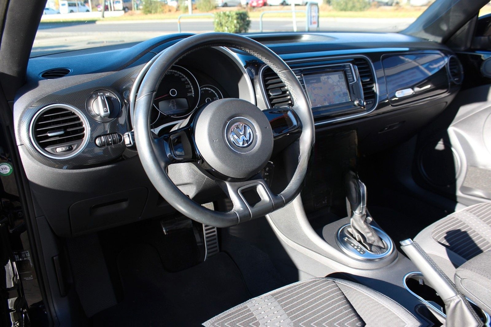 Volkswagen Beetle Cabrio 2.0 TSI DSG Sport Xenon Navi RFK foto 12