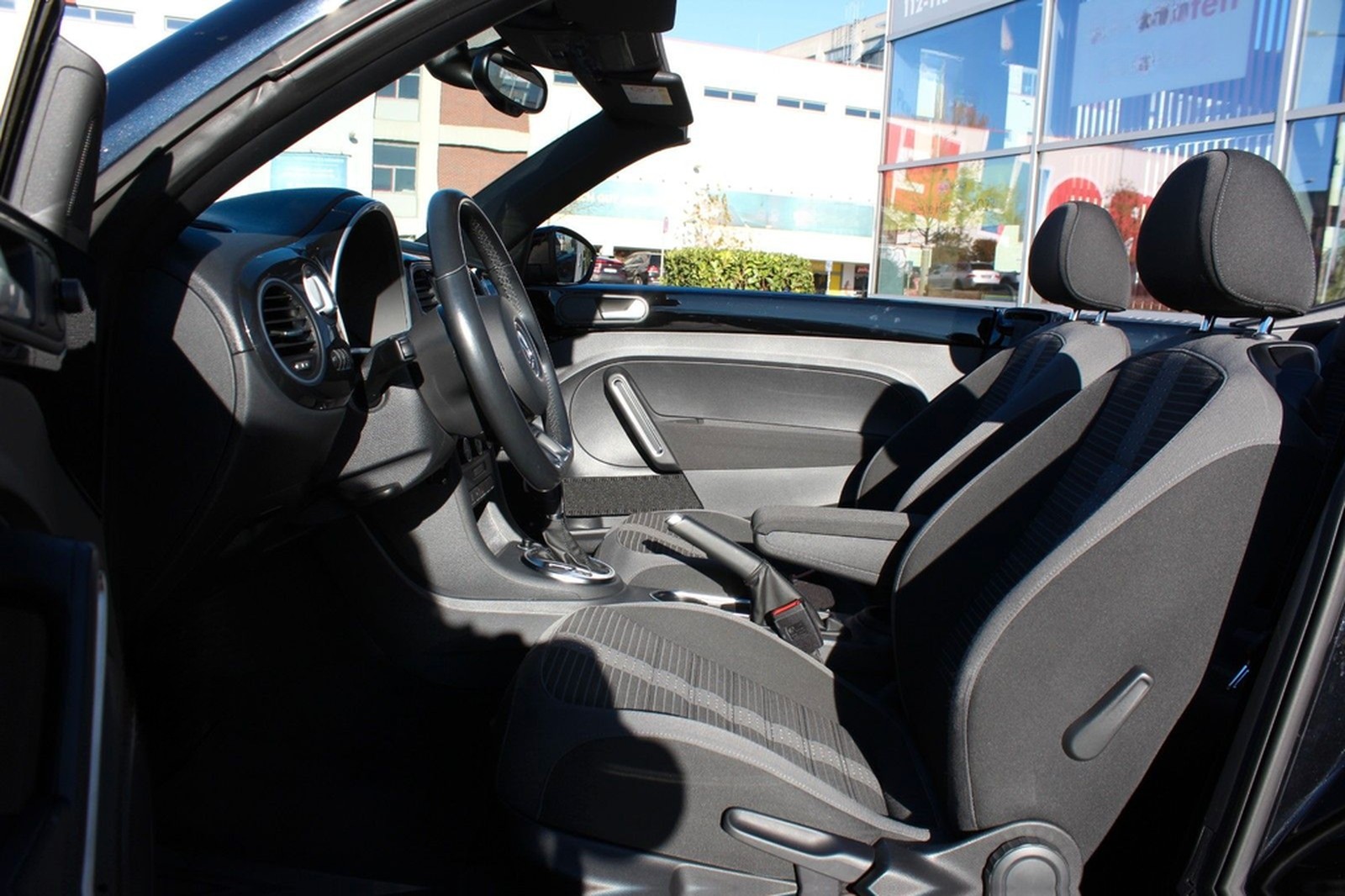 Volkswagen Beetle Cabrio 2.0 TSI DSG Sport Xenon Navi RFK foto 13