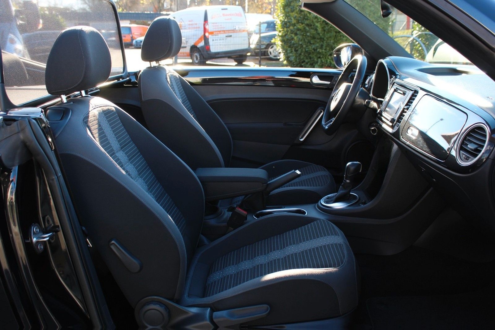 Volkswagen Beetle Cabrio 2.0 TSI DSG Sport Xenon Navi RFK foto 9