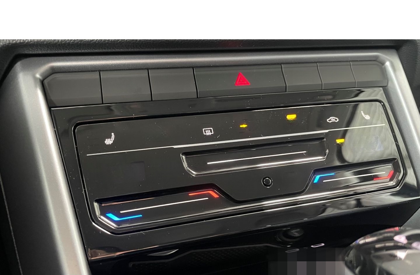 Volkswagen T-Roc Prime 1.5 TSI Navi Keyless LED Kamera ACC  foto 23