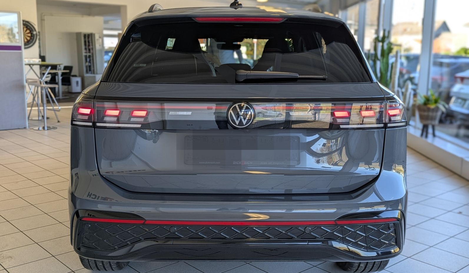 Volkswagen Tiguan 2.0TDI R-Line 4M Pano Black AHK Matrix 20 foto 6