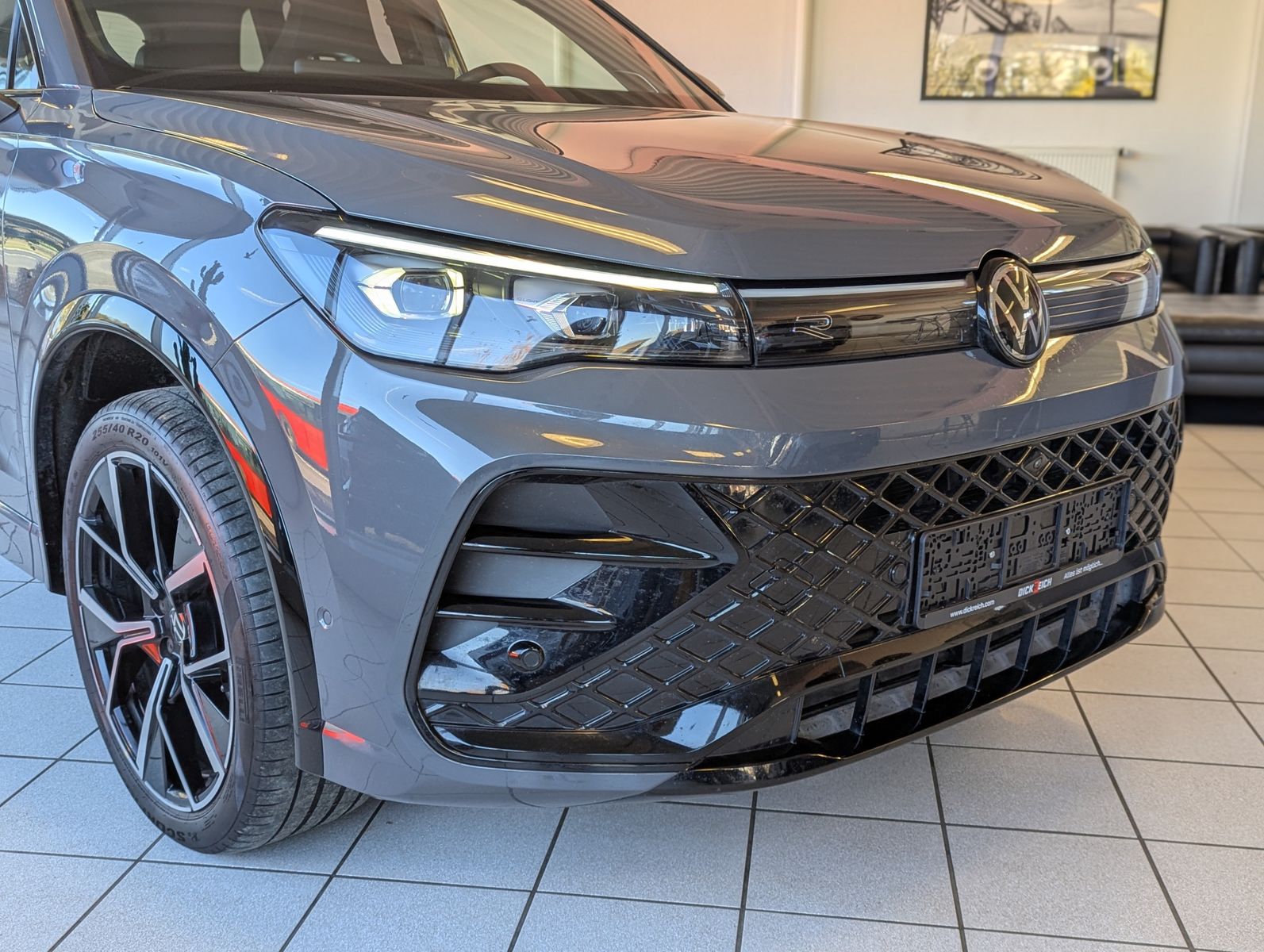 Volkswagen Tiguan 2.0TDI R-Line 4M Pano Black AHK Matrix 20 foto 9