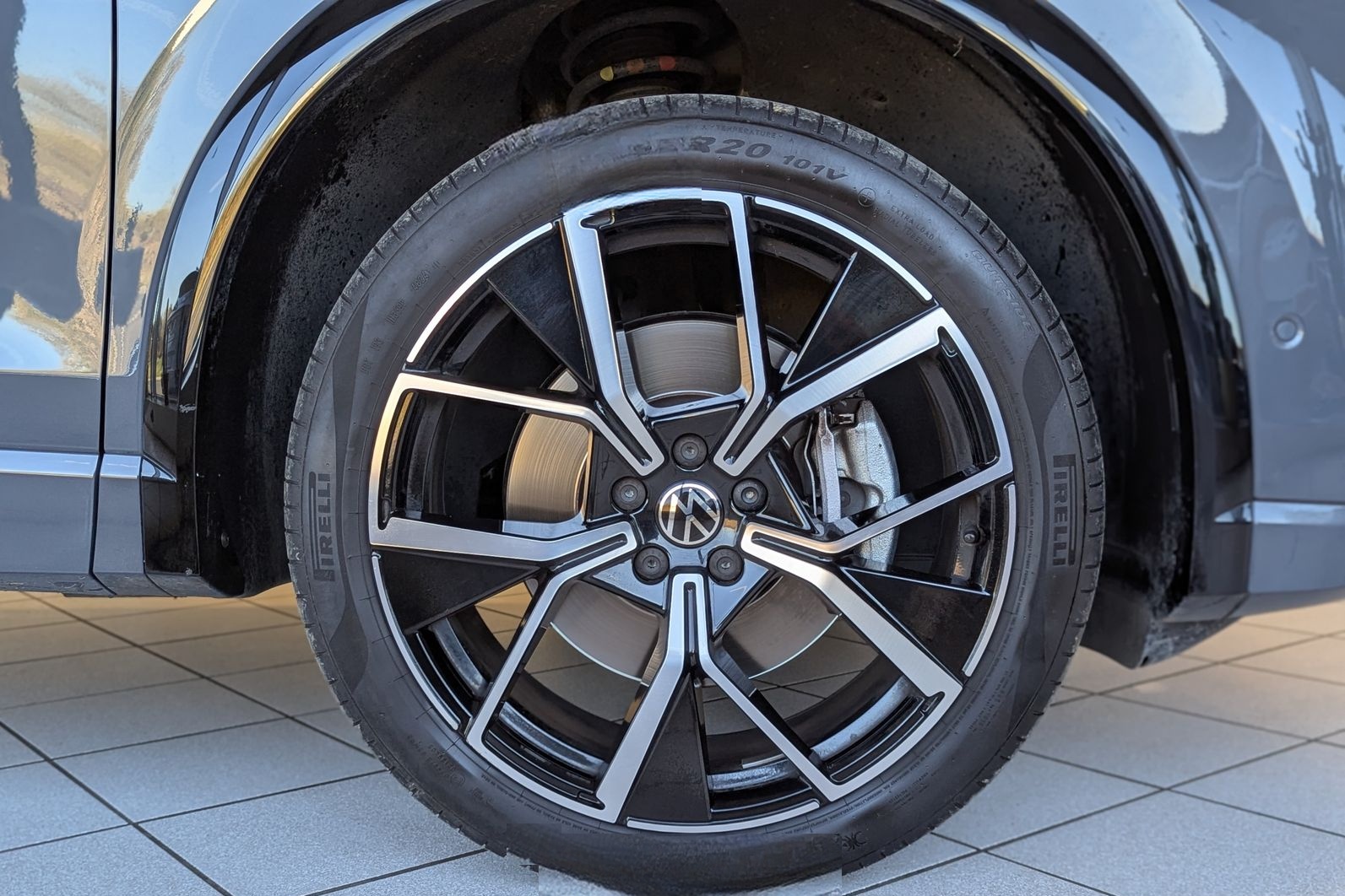 Volkswagen Tiguan 2.0TDI R-Line 4M Pano Black AHK Matrix 20 foto 10