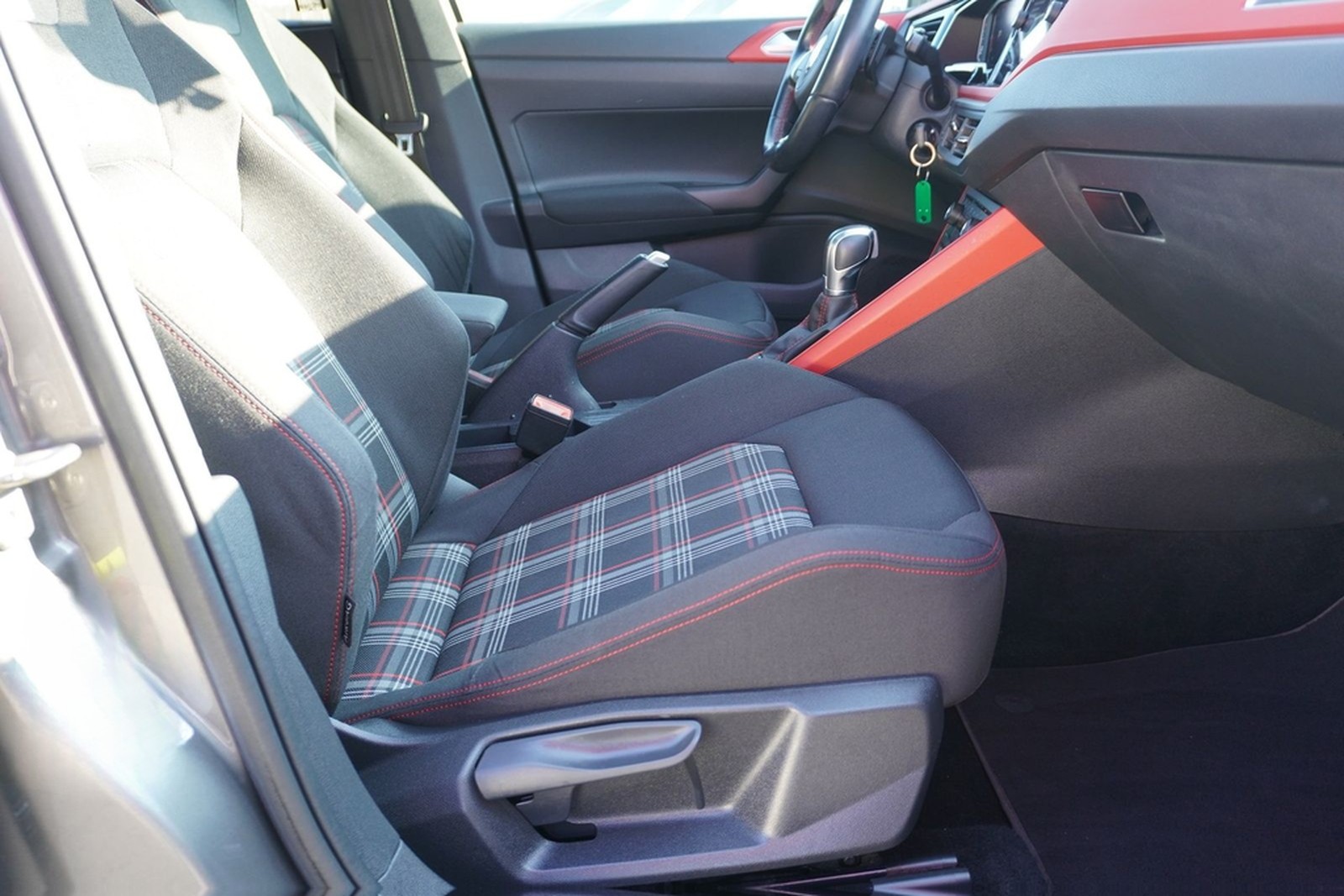 Volkswagen Polo 2.0 GTI Navi Digitales Cockpit Klimaaut. foto 12