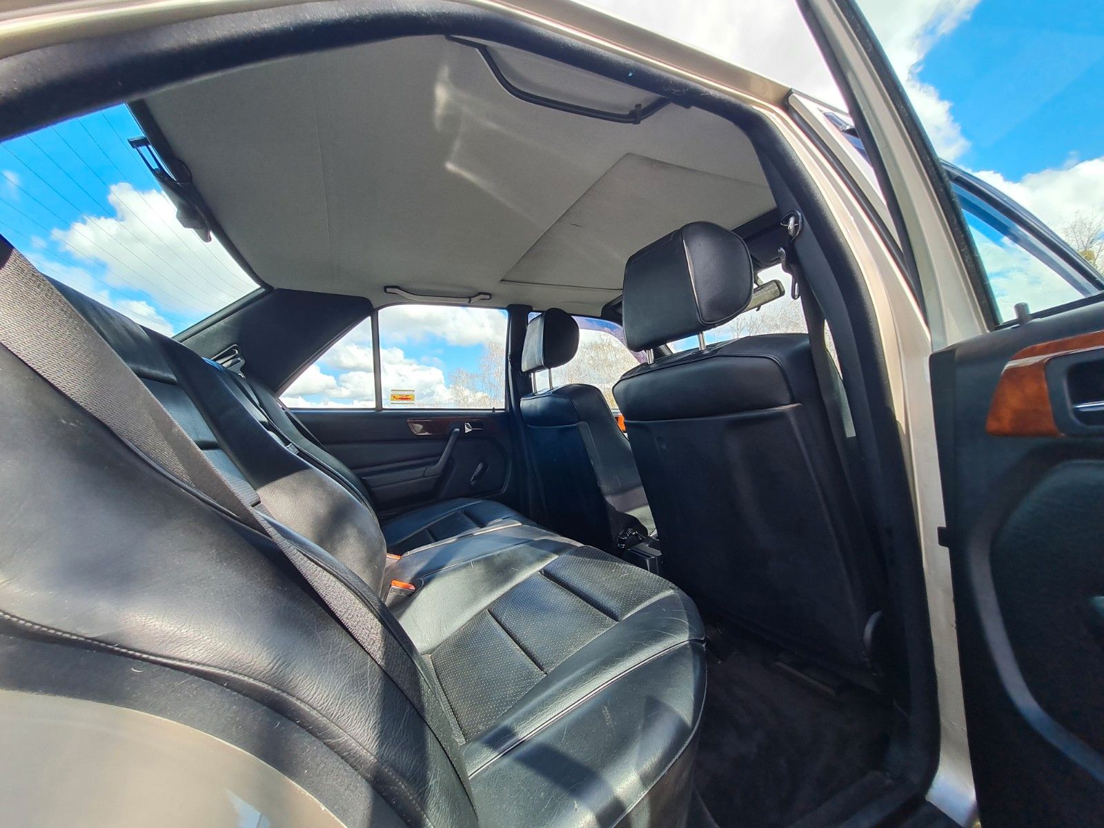 Mercedes-Benz 190 E 2.3-16 foto 12