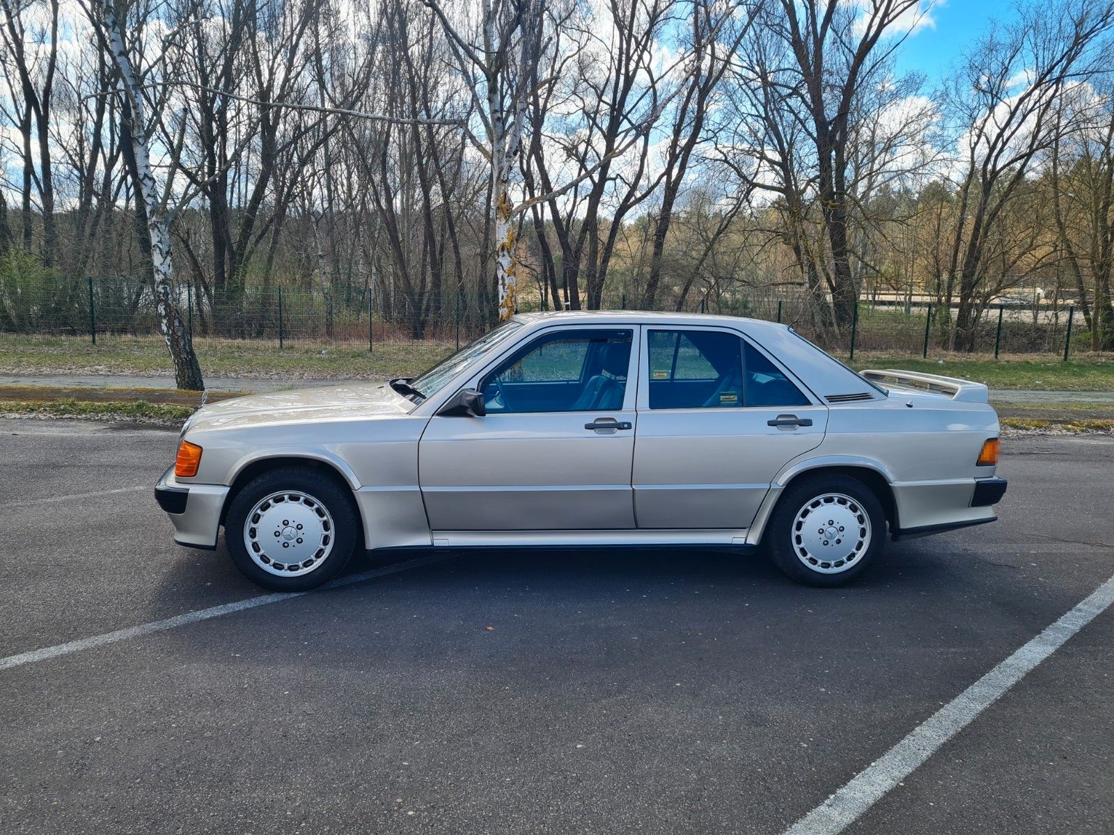 Mercedes-Benz 190 E 2.3-16 foto 3
