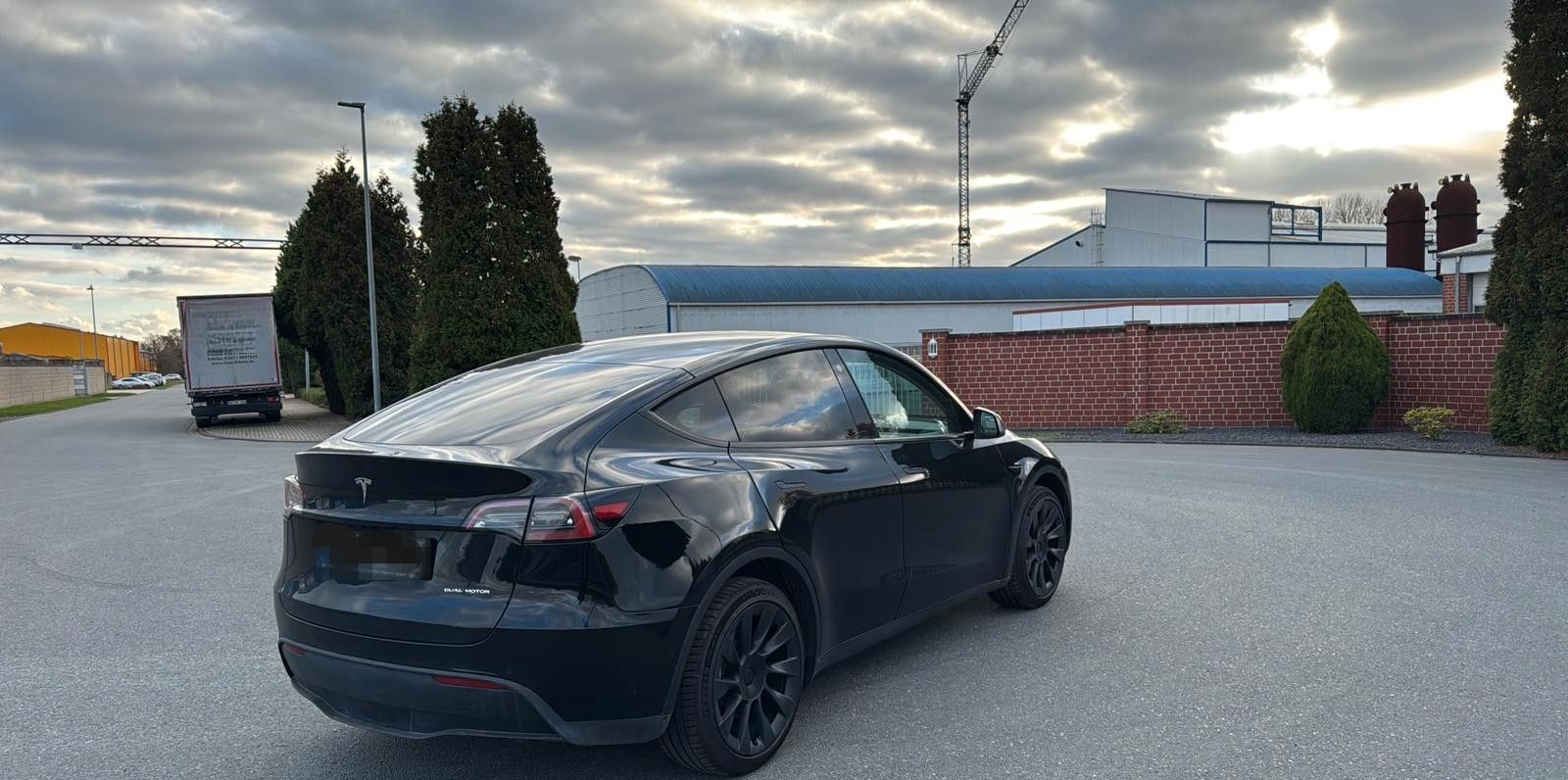 Tesla Model Y Long Range Dual AWD foto 4