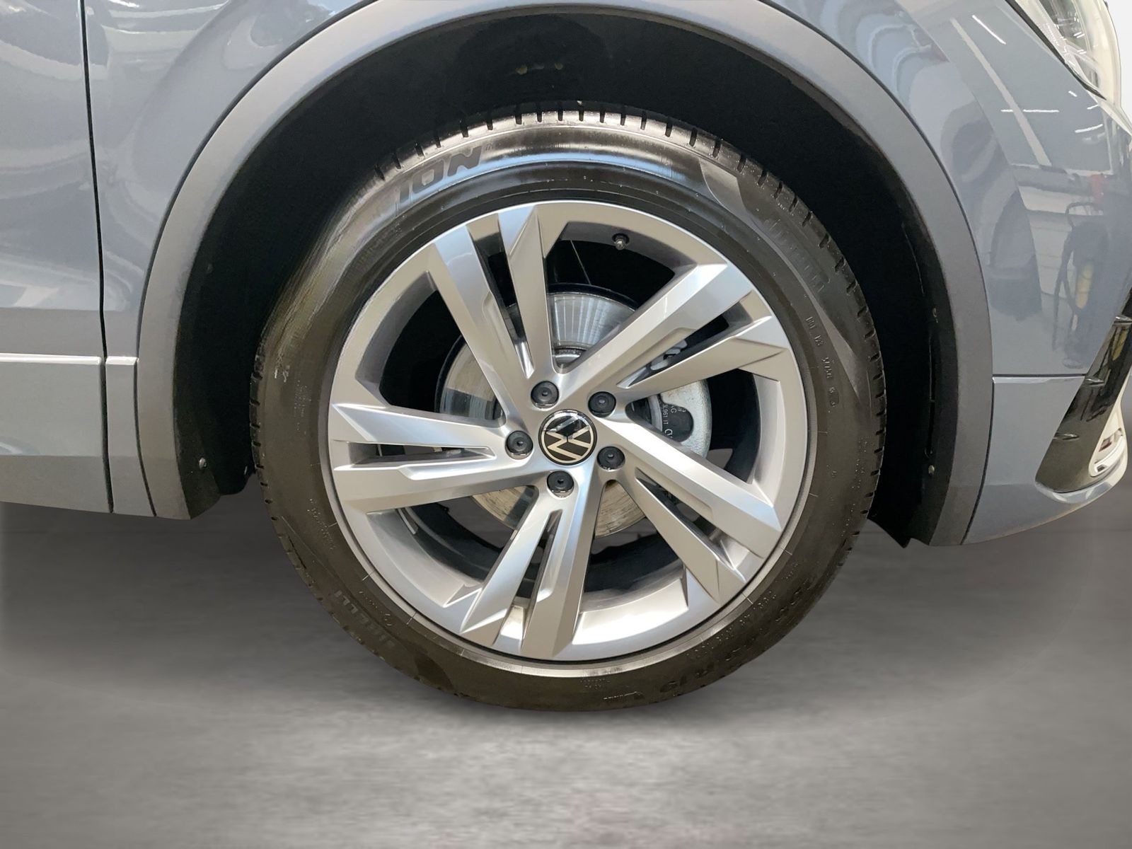 Volkswagen Tiguan 1.5 TSI DSG R-Line ACC AUT DynLicht Kam. foto 4
