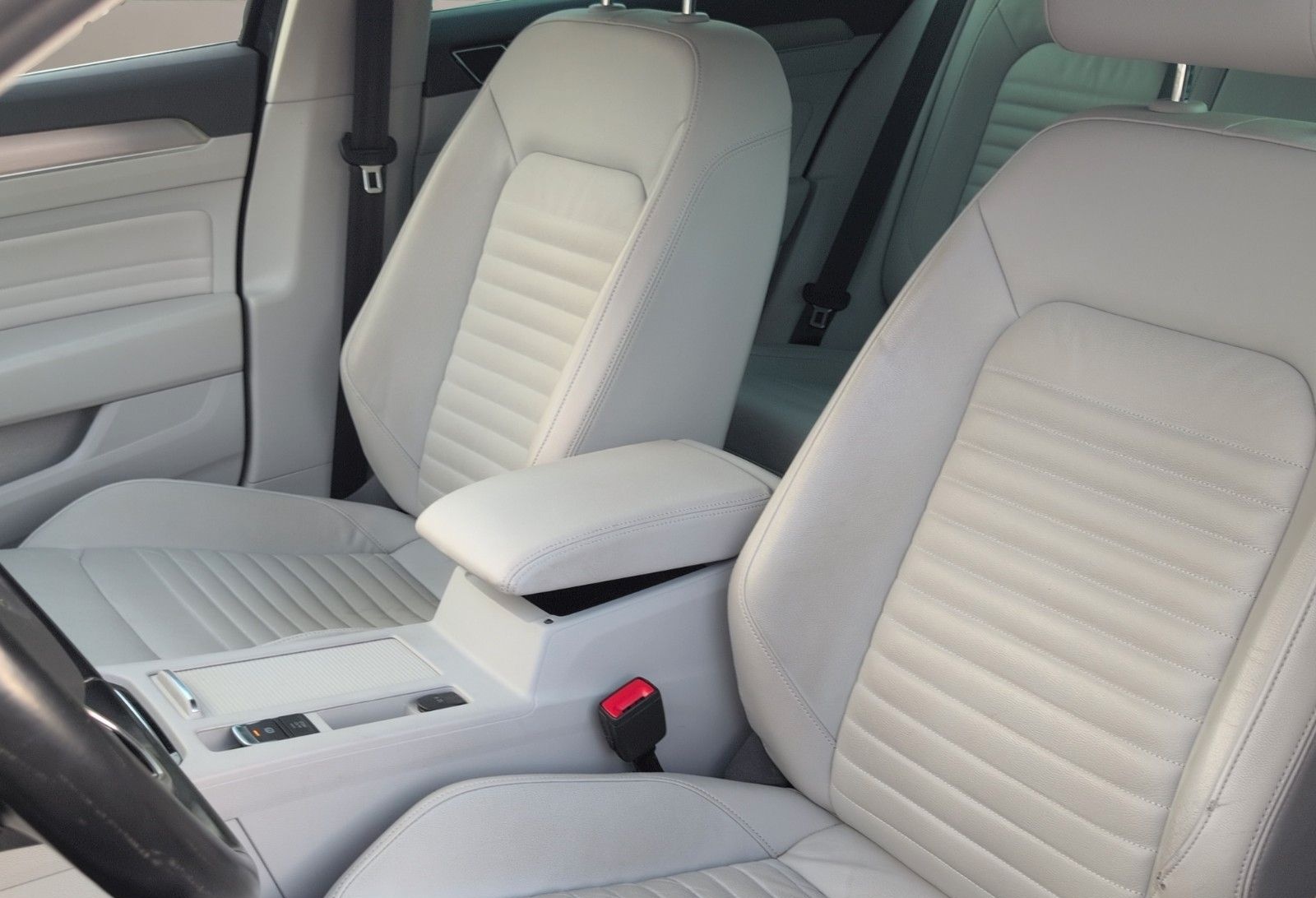 Volkswagen Passat Variant Business 4Motion LED Sitzheiz. foto 12