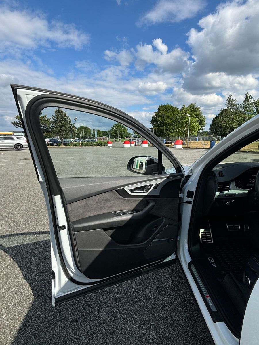 Audi Q7 3,0 TDI  *fast Vollausstattung* foto 14