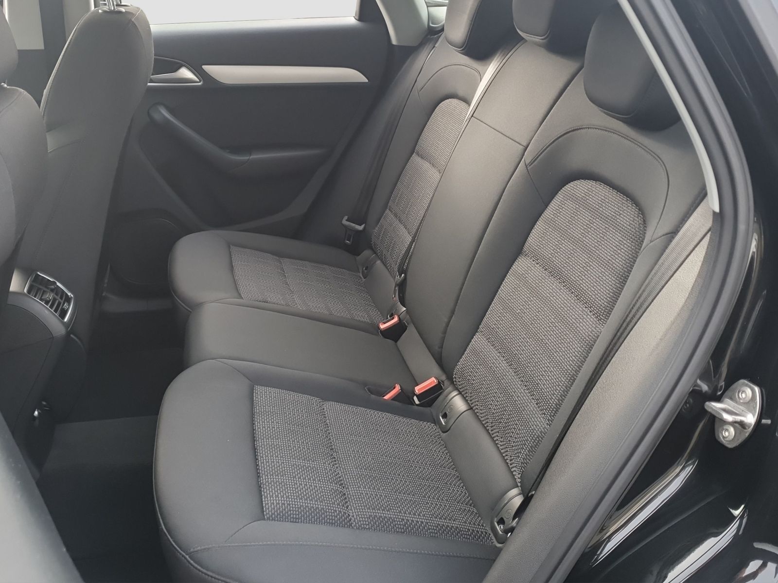 Audi Q3 2.0TDI*SPORT*XENON*AHK*GRA*EL.HK foto 17