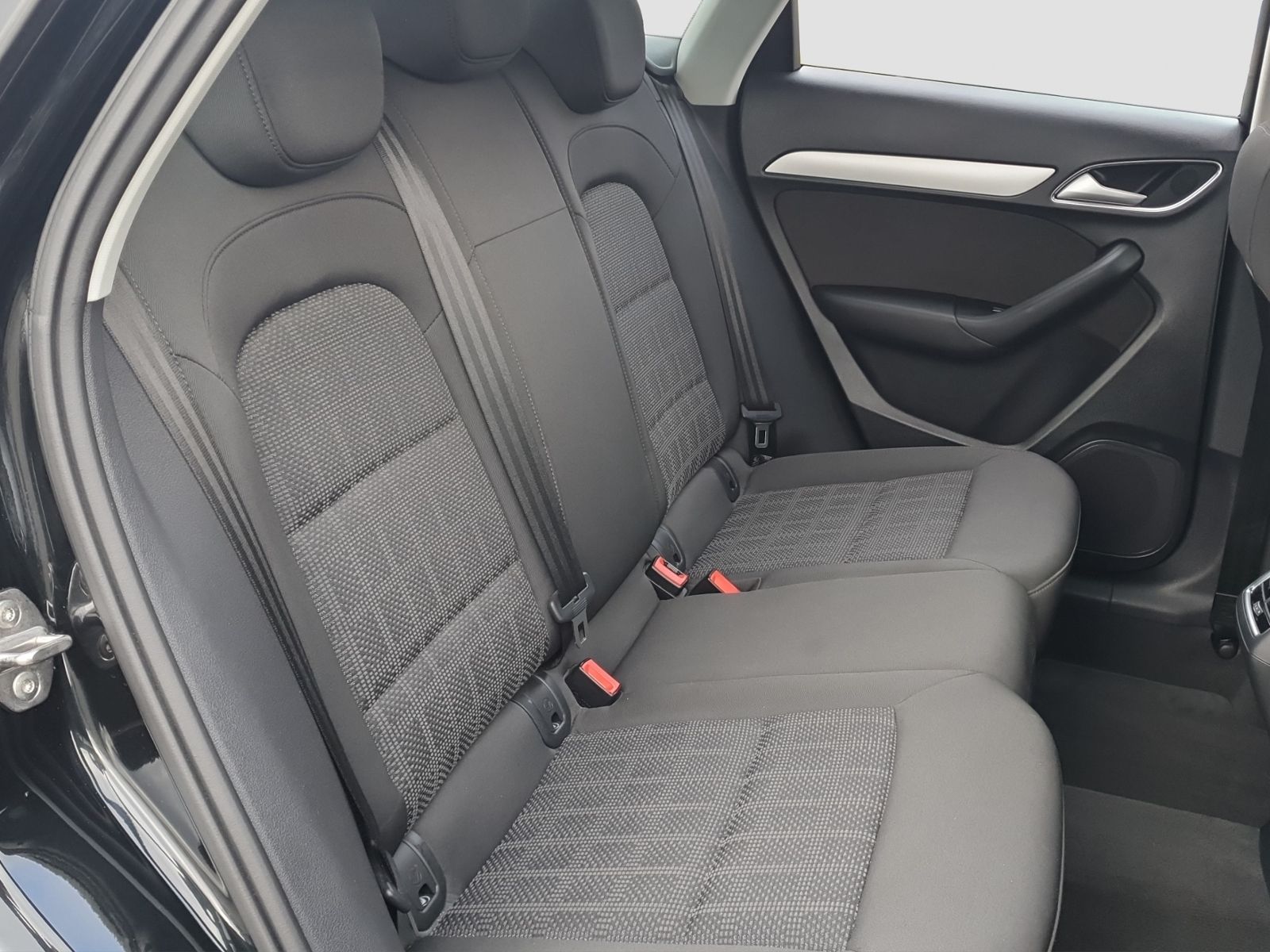 Audi Q3 2.0TDI*SPORT*XENON*AHK*GRA*EL.HK foto 19