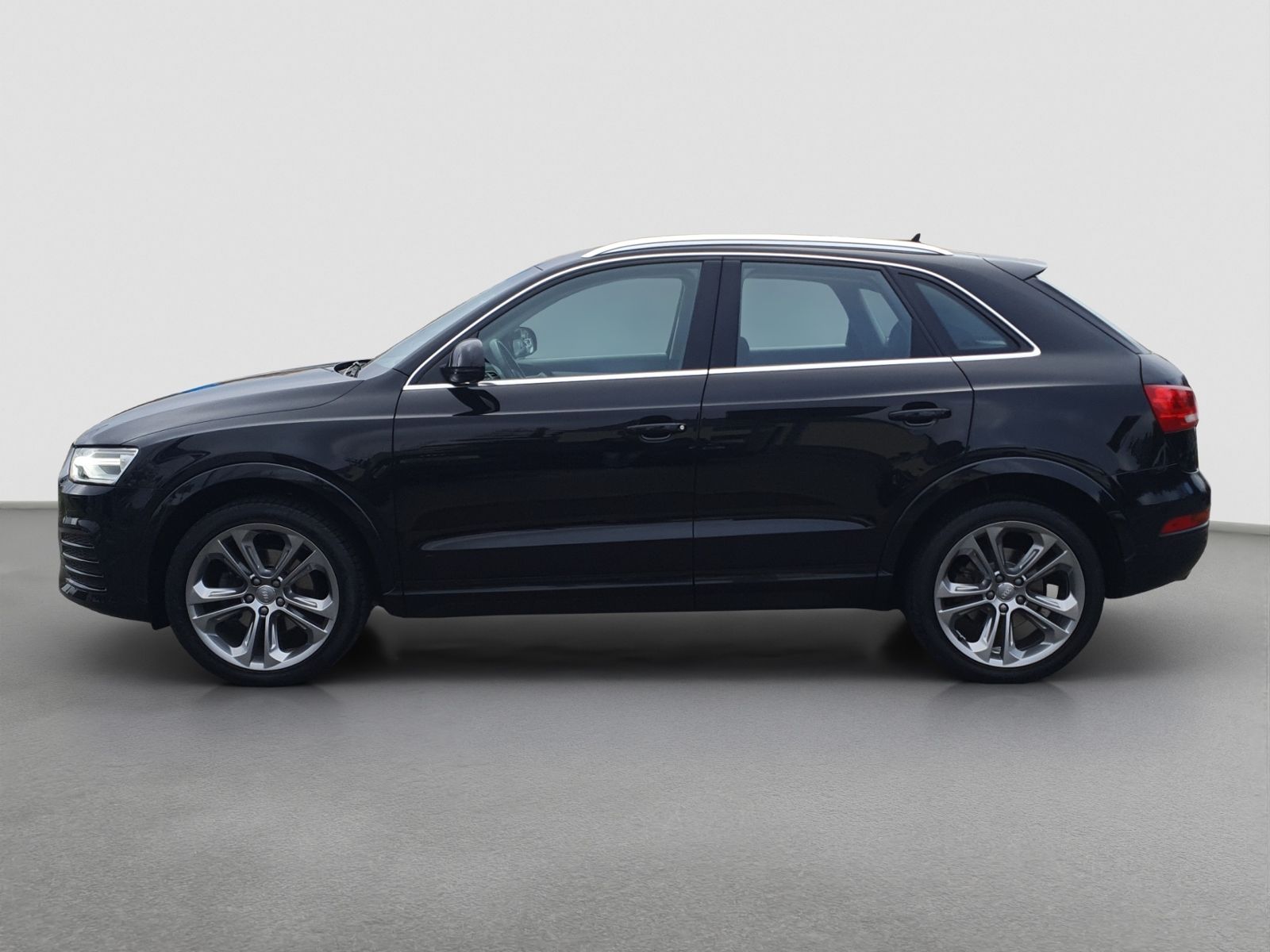 Audi Q3 2.0TDI*SPORT*XENON*AHK*GRA*EL.HK foto 3