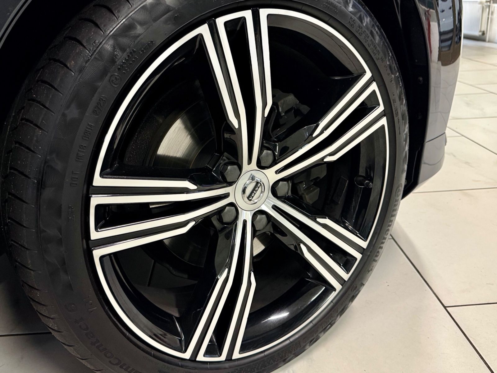 Volvo V60 2.0 D4 INSCRIPTION AHK LEDER NAVI H/K KAMERA foto 17