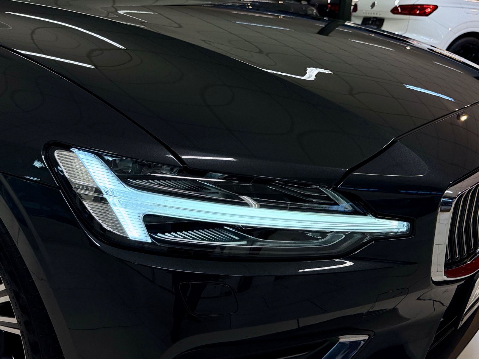 Volvo V60 2.0 D4 INSCRIPTION AHK LEDER NAVI H/K KAMERA foto 18