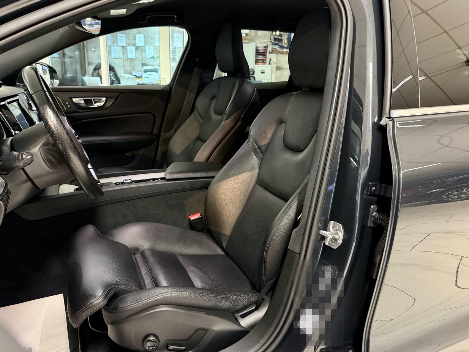 Volvo V60 2.0 D4 INSCRIPTION AHK LEDER NAVI H/K KAMERA foto 19