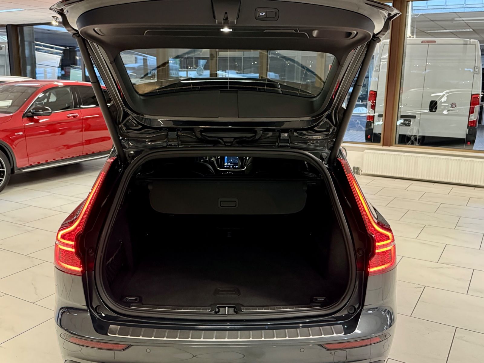 Volvo V60 2.0 D4 INSCRIPTION AHK LEDER NAVI H/K KAMERA foto 9