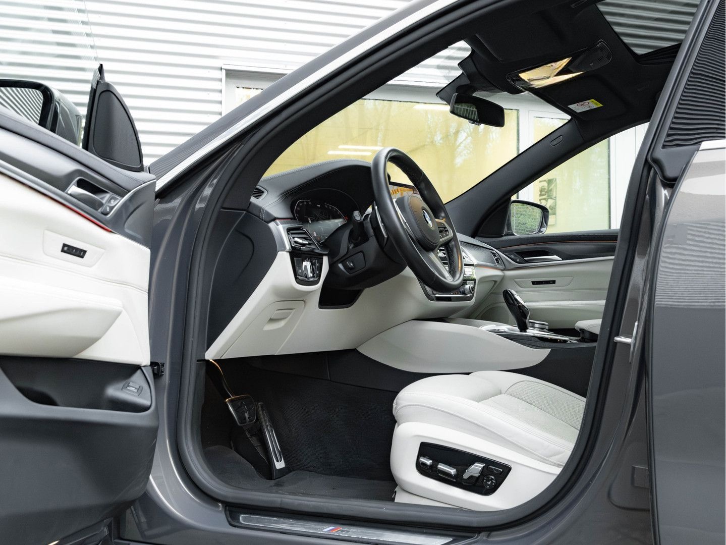 BMW 640 Gran Turismo 6-serie 640i xDrive M-Sport - P foto 18