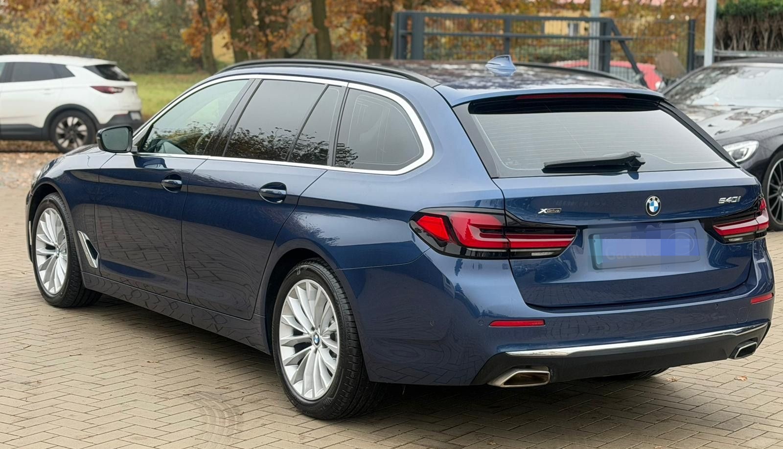 BMW 540i Touring xDrive LuxuryLine HUD*ACC*LED*Navi foto 2