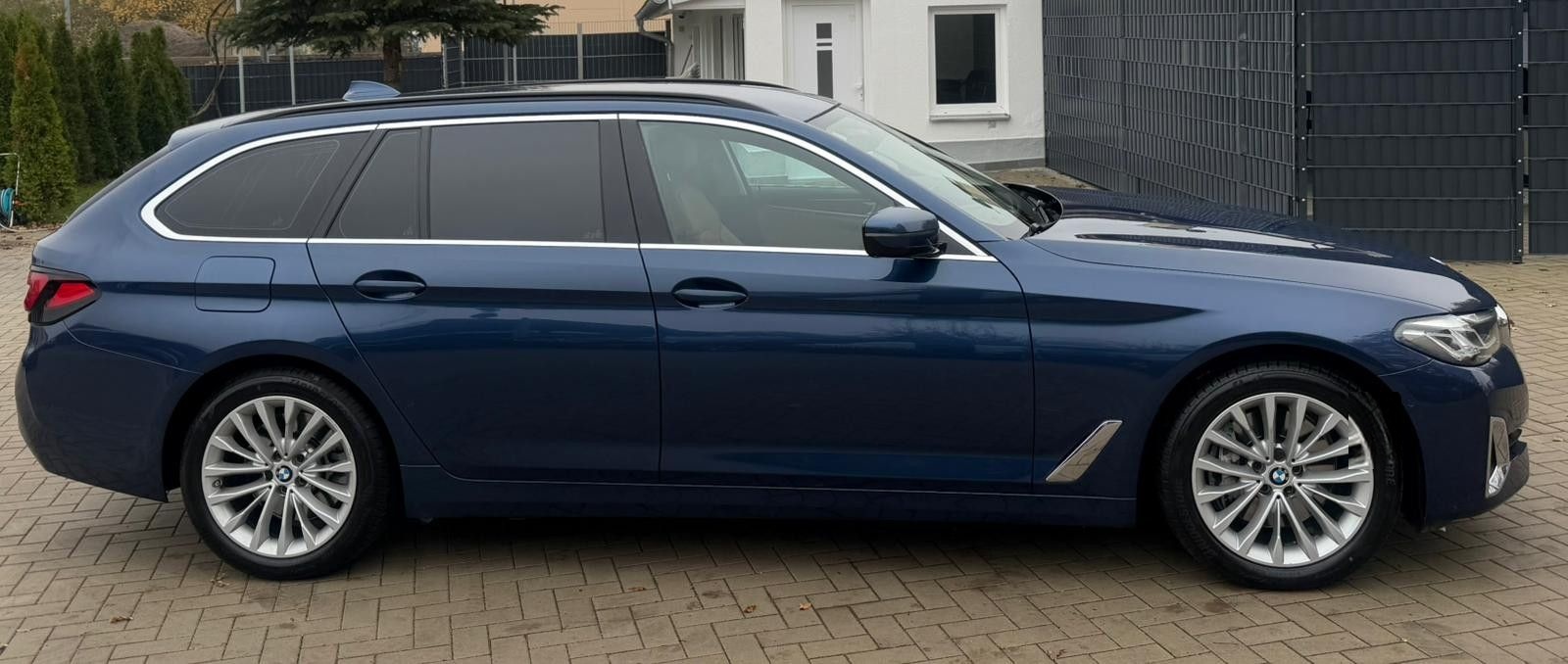 BMW 540i Touring xDrive LuxuryLine HUD*ACC*LED*Navi foto 5