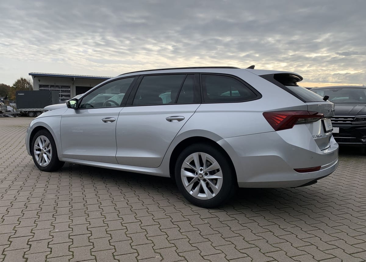 Skoda Octavia 2.0 TDI First Edition LED AHK Matrix foto 8