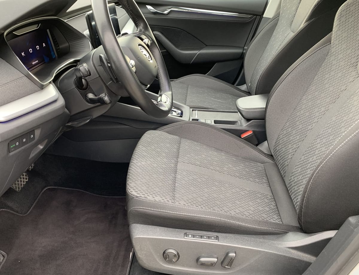 Skoda Octavia 2.0 TDI First Edition LED AHK Matrix foto 9