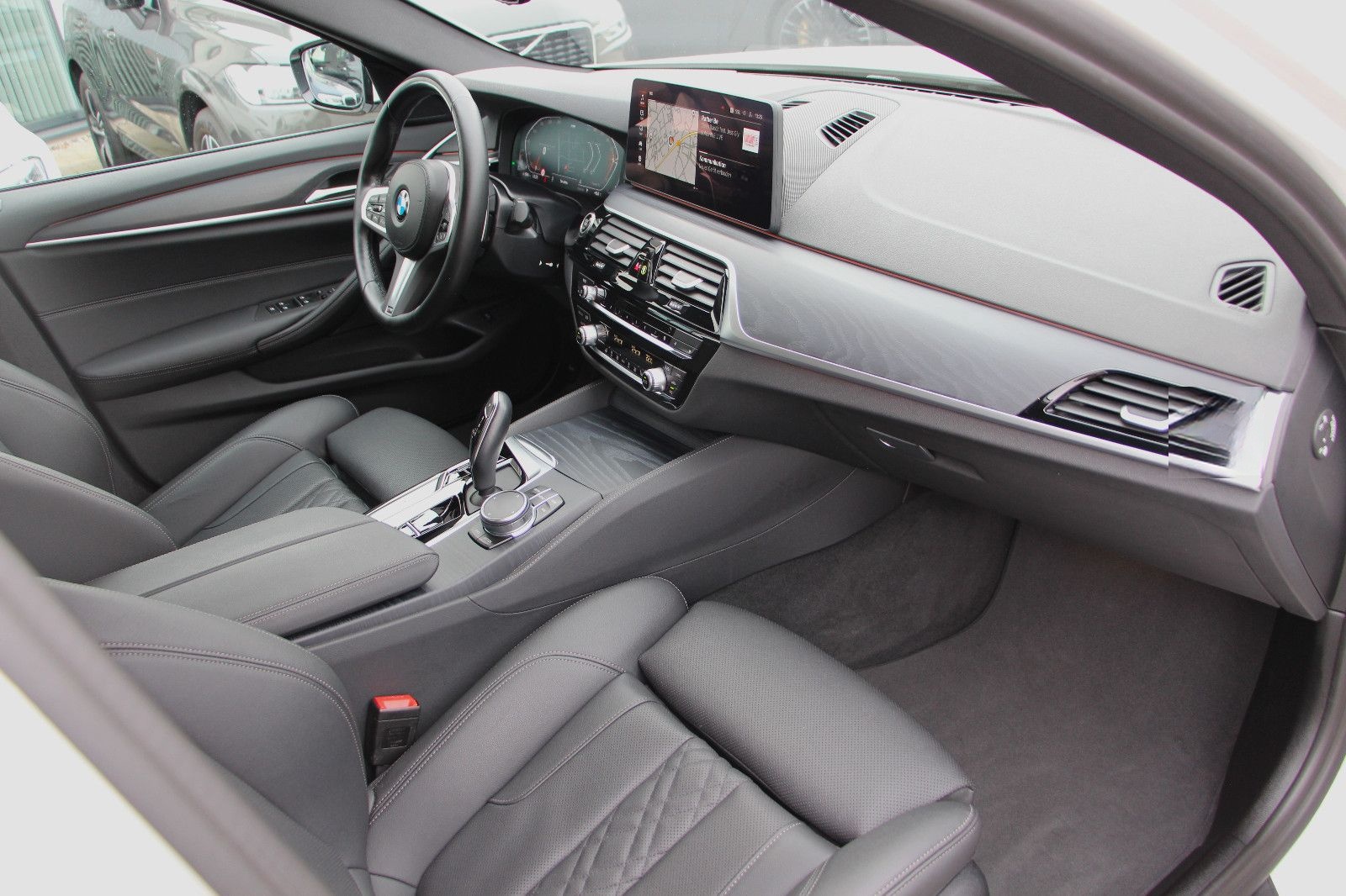 BMW 5 Limousine 520 d xDrive M Sport foto 14