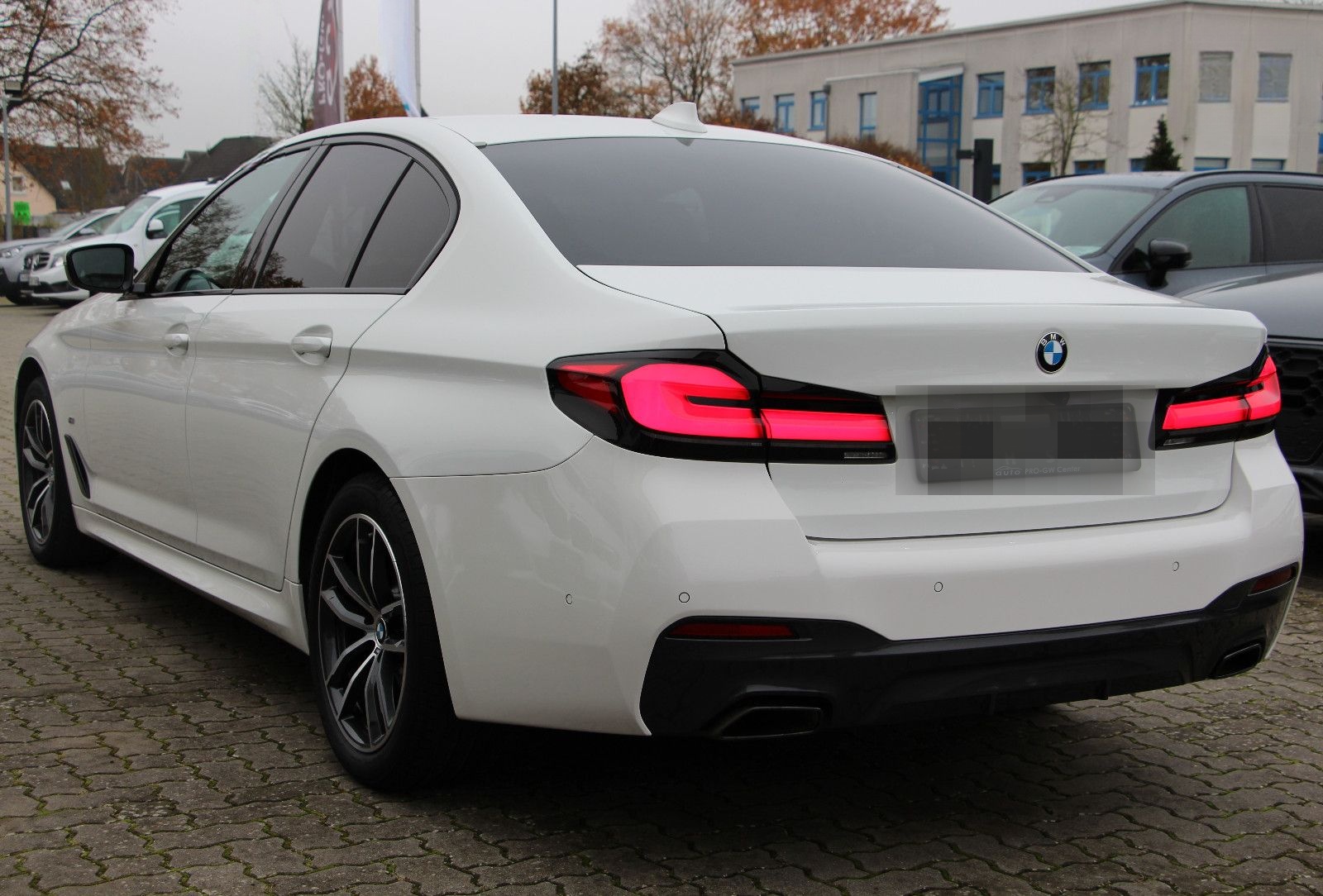 BMW 5 Limousine 520 d xDrive M Sport foto 4