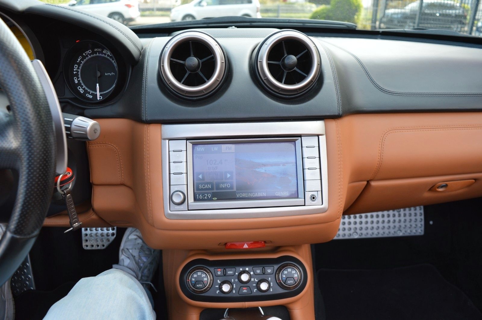 Ferrari California,4,3 V8 Keramik Leder Braun, 20 Zoll foto 21