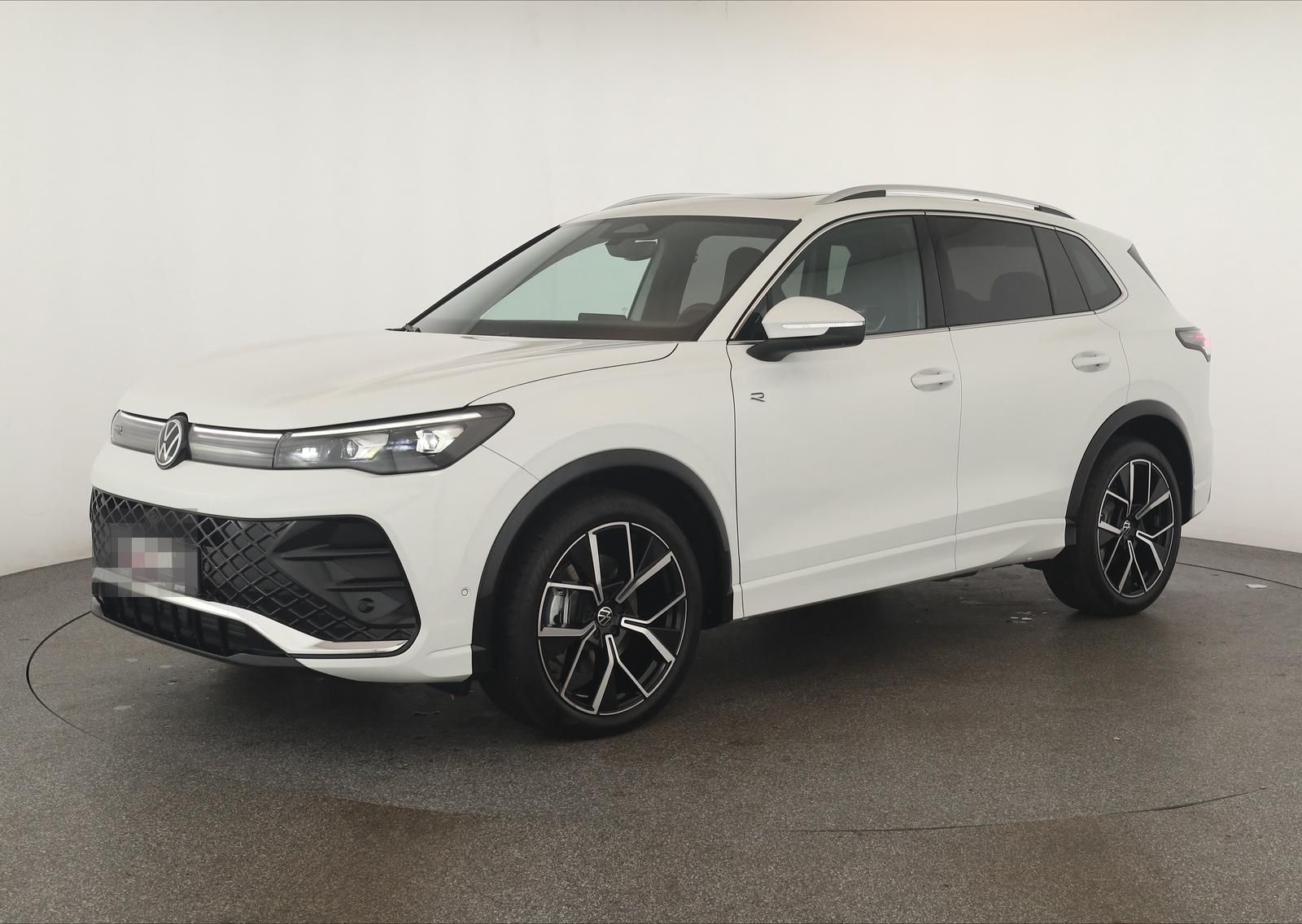 Volkswagen Tiguan 2.0 TDI DSG R-Line IQ Pano Navi KeyGo 360 foto 2