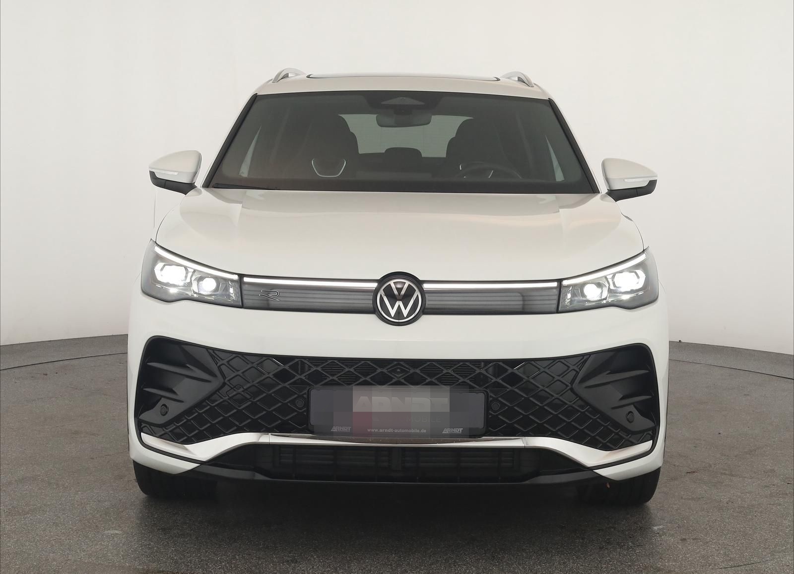Volkswagen Tiguan 2.0 TDI DSG R-Line IQ Pano Navi KeyGo 360 foto 3