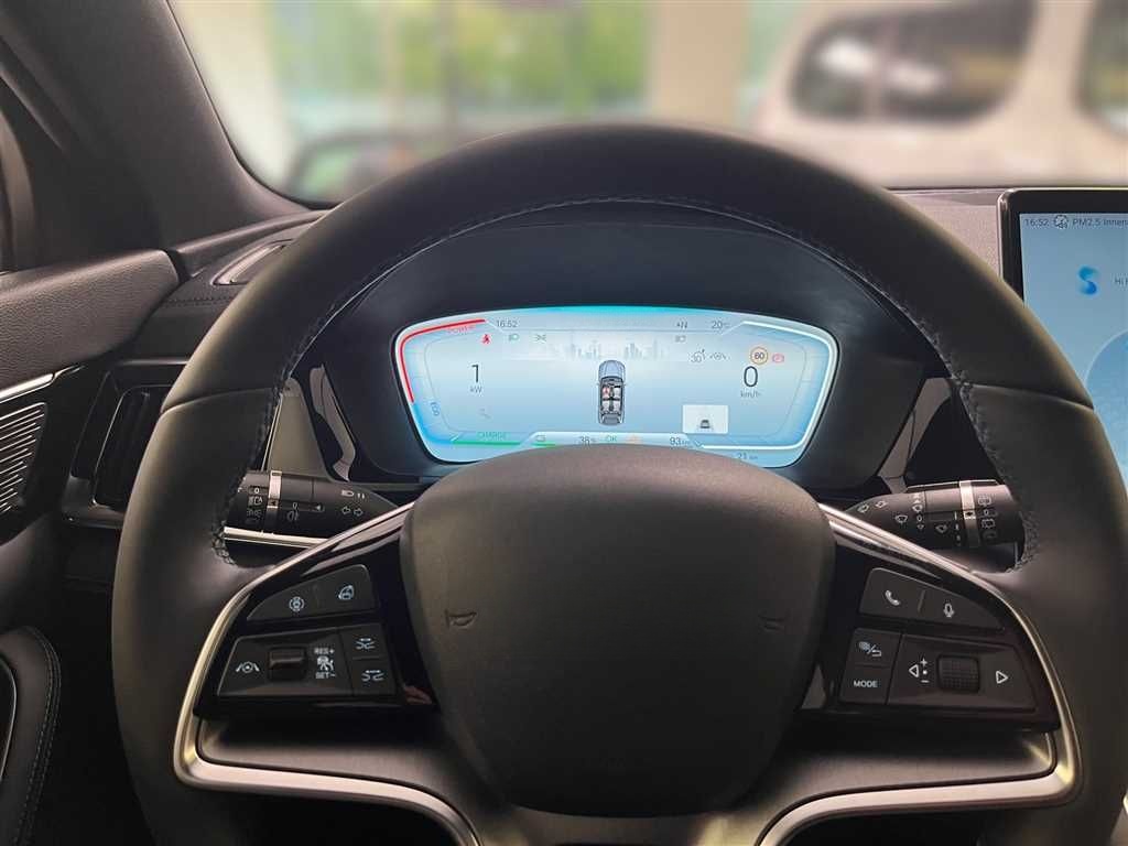 BYD Seal U PHEV Design ALLRAD mit Pano-Schiebedach  foto 13