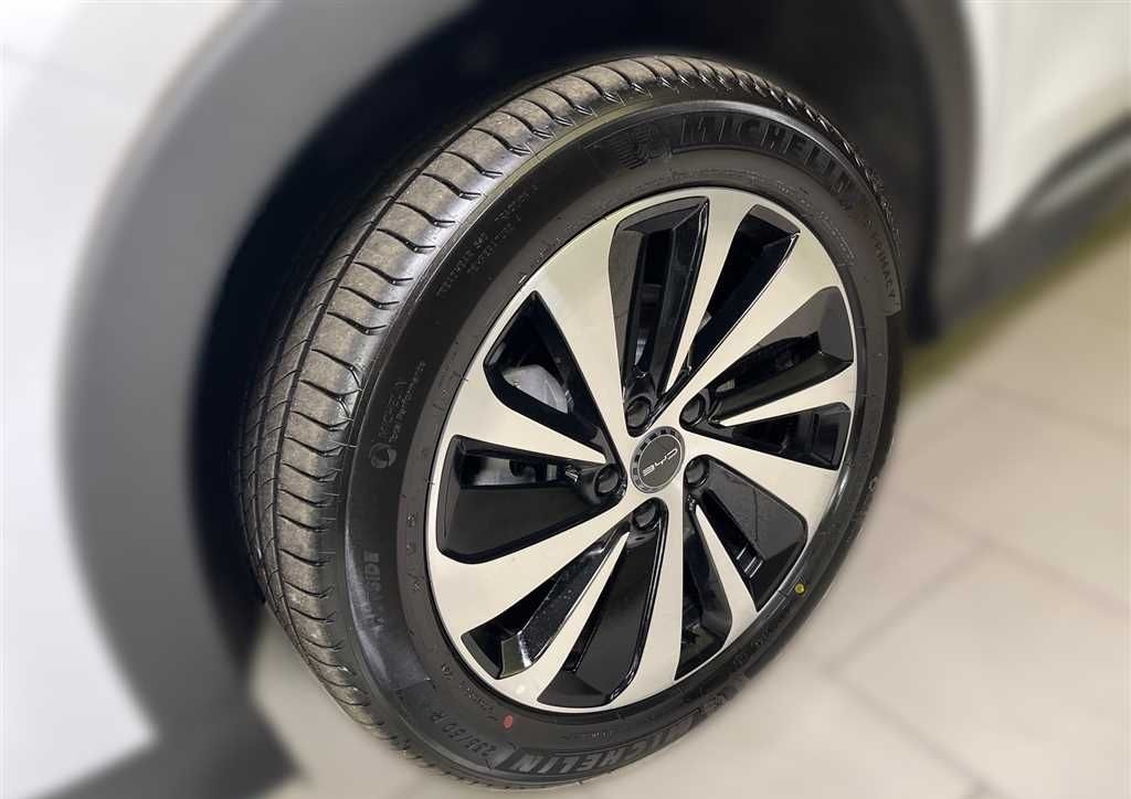 BYD Seal U PHEV Design ALLRAD mit Pano-Schiebedach  foto 8