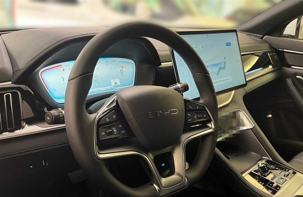 BYD Seal U PHEV Design ALLRAD mit Pano-Schiebedach  foto 10