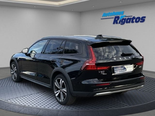 Volvo V60 Cross Country B5 AWD Ultimate Mild-Hybrid Au foto 2