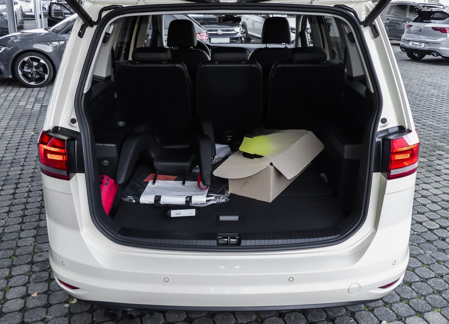 Volkswagen Touran Trendline 2,0 l TDI 7-Gang DSG TAXI foto 24