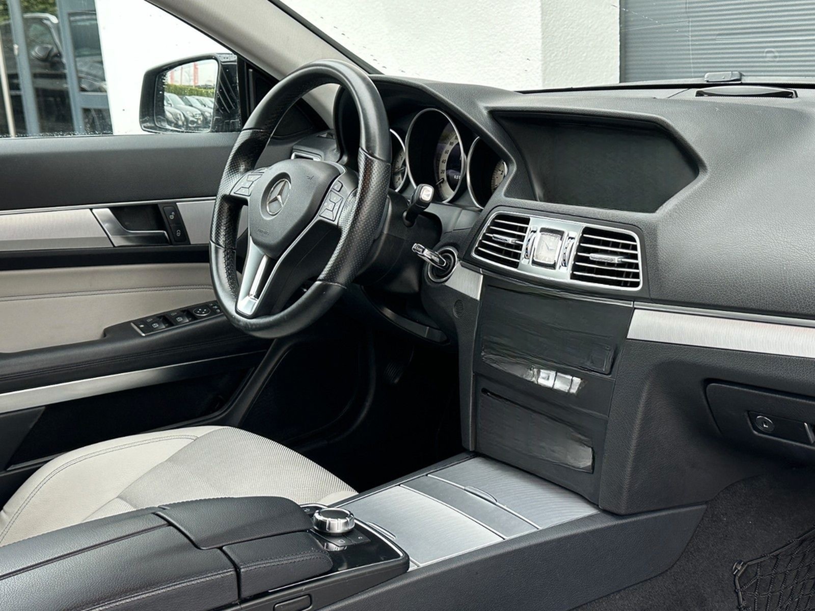 Mercedes-Benz E 200 Coupe 7G*SPORT-PAKET*2HD*NAVI*T.LEDER*PDC* foto 10