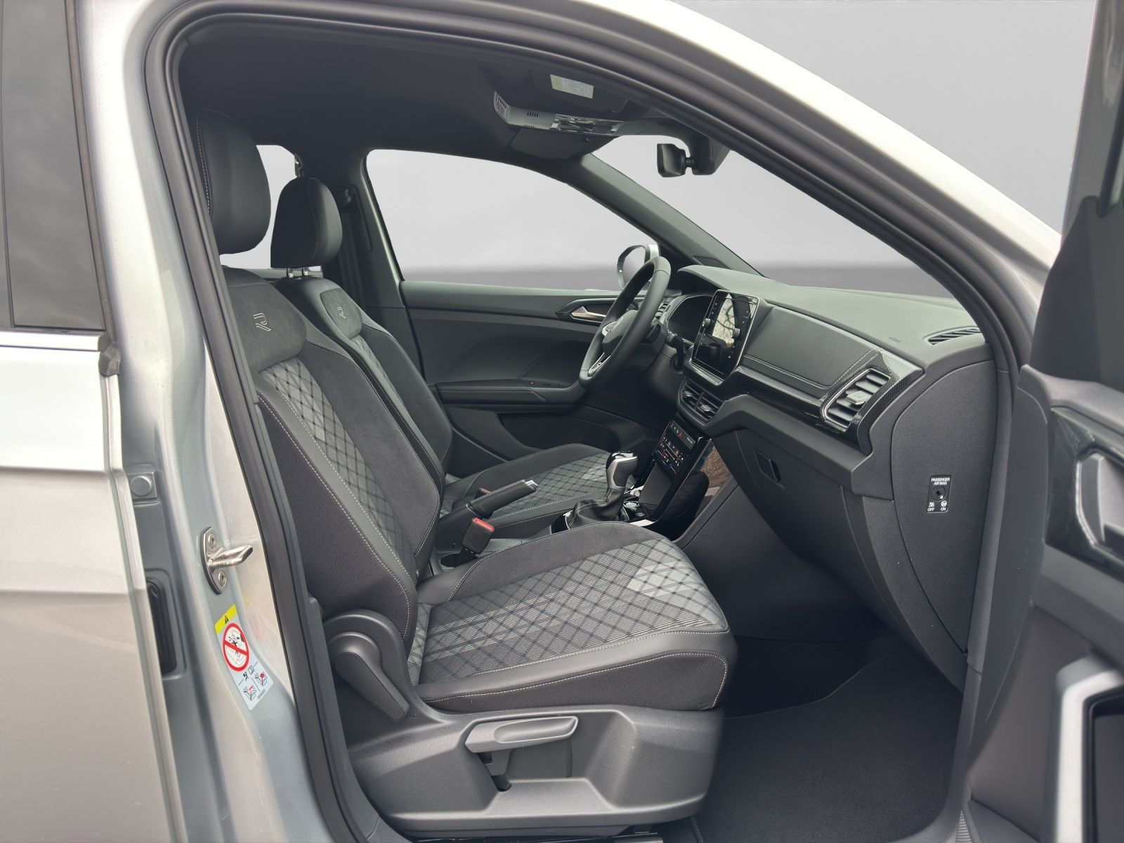 Volkswagen T-Cross 1.0 TSI DSG R-LINE LM18 MATRIX KAMERA AC foto 4