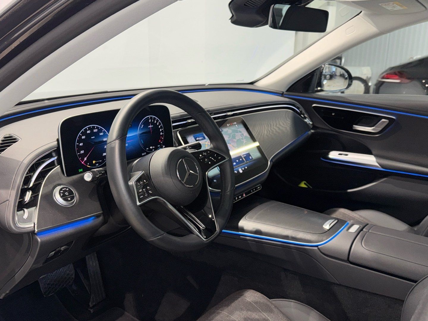 Mercedes-Benz E 300 e Avantgarde Rückfahrkamera Ambiente MBUX foto 13