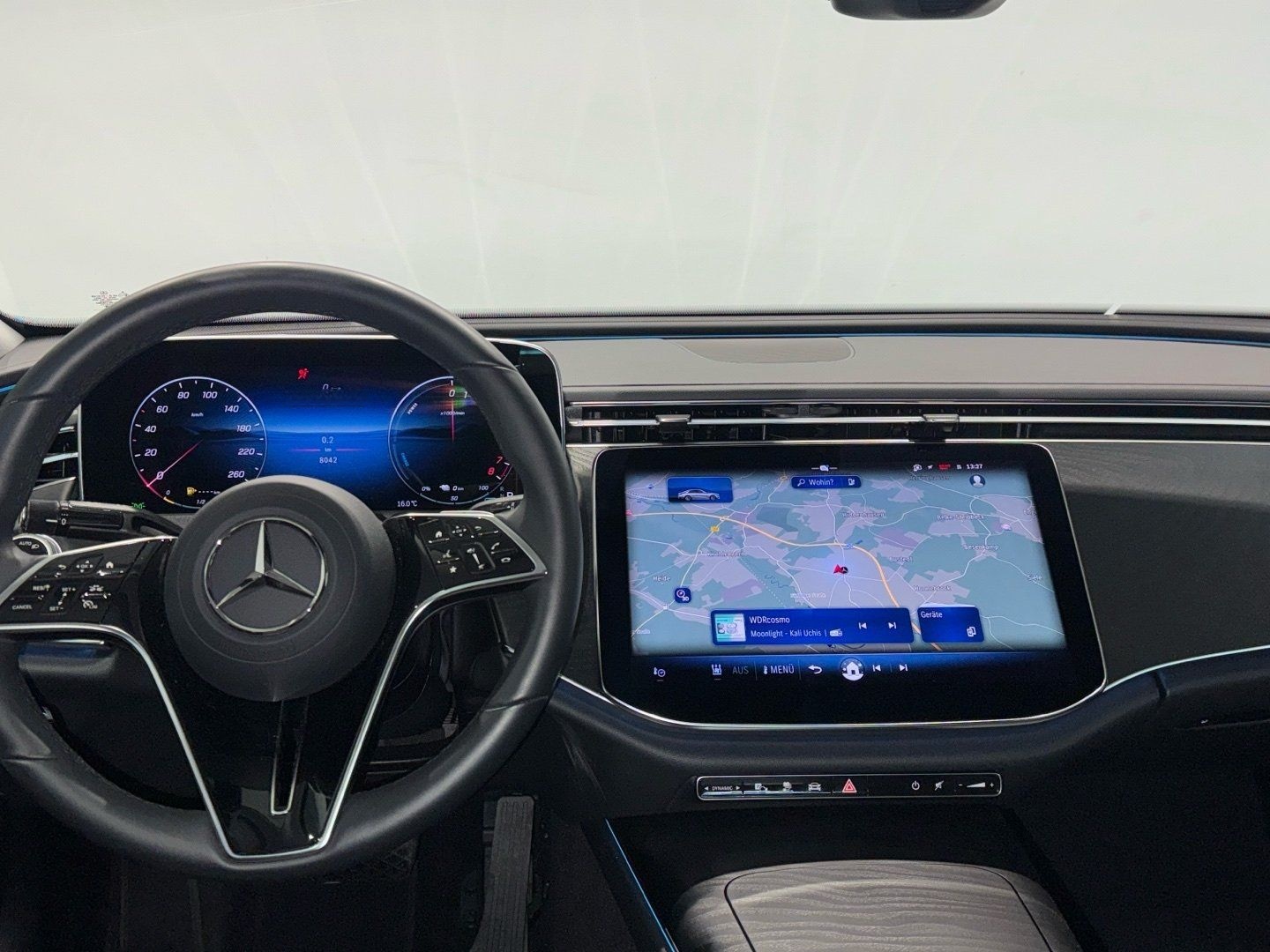 Mercedes-Benz E 300 e Avantgarde Rückfahrkamera Ambiente MBUX foto 9