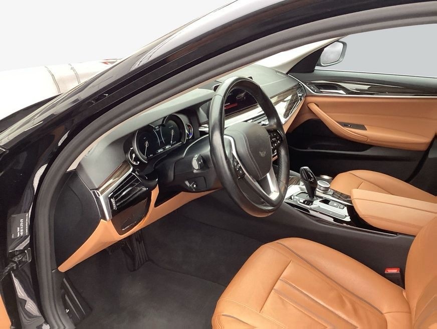 BMW 530d Aut. LED* Glasdach elektr.* SHZ* foto 11