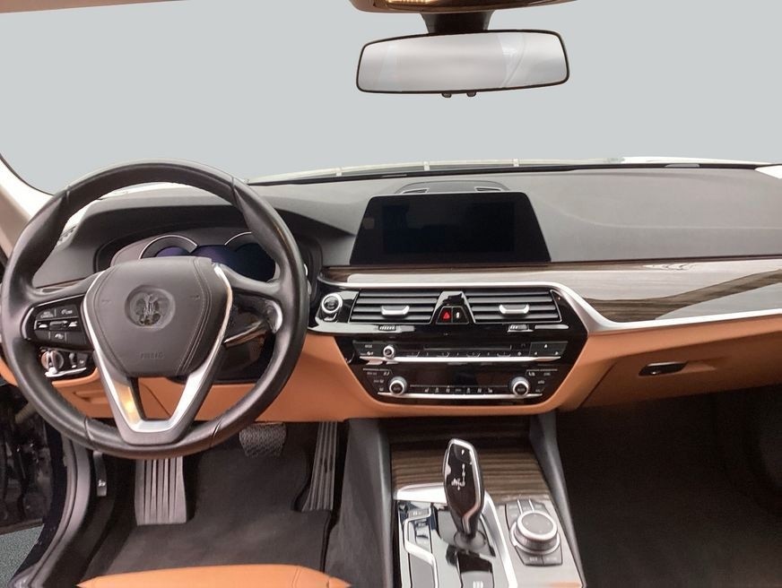 BMW 530d Aut. LED* Glasdach elektr.* SHZ* foto 15
